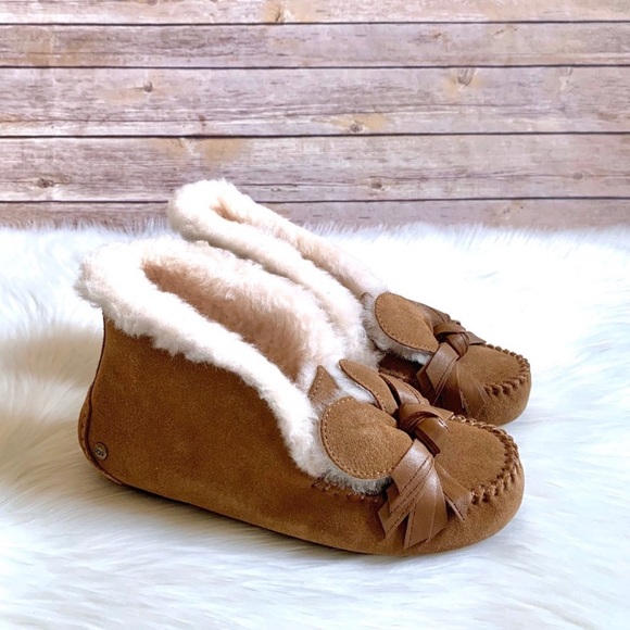 UGG | Shoes | Ugg Chestnut Alena Cny 